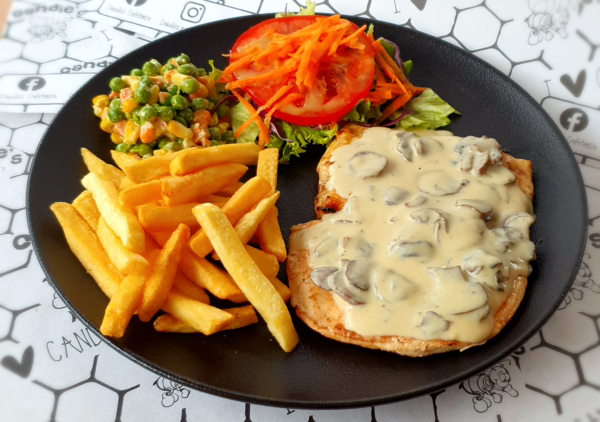 Pollo en Salsa de Champiñones